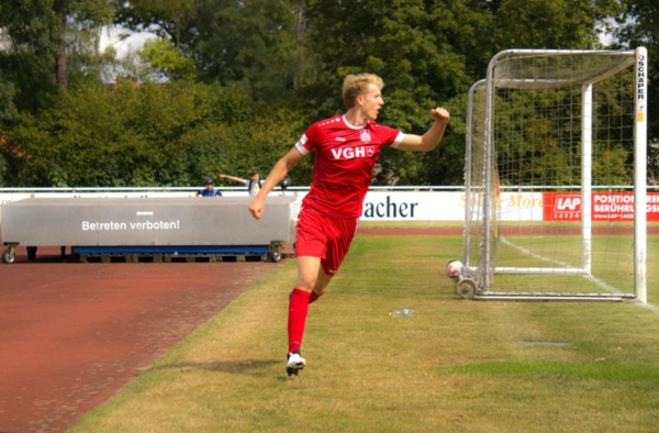 Jona Prigge im Torjubel - Foto: John Wilke